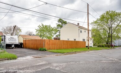 938-Vischer-Ave-4