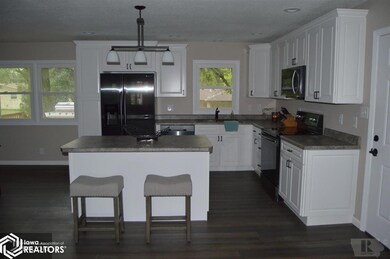 1206 Longman Dr, Shenandoah, IA 51601 - photo 6