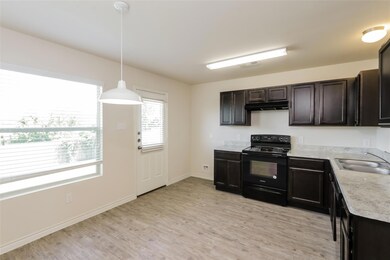 1507 Bobolink, Ennis, TX 75119 - photo 5