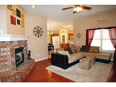 601 Loyd Ln, Moore, OK 73160 - photo 4