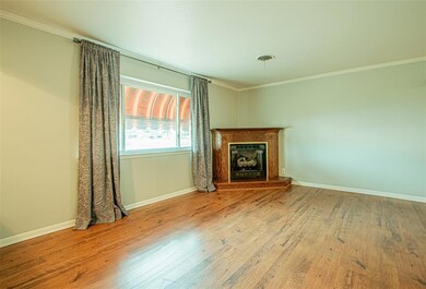 820 Forest Oaks Ln, Hurst, TX 76053 - photo 5