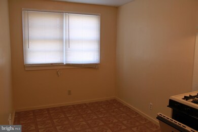 1208 Lakeshore Dr, Camden, NJ 08104 - photo 6