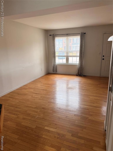 36310 Park Place Dr, Sterling Heights, MI 48310 - photo 6