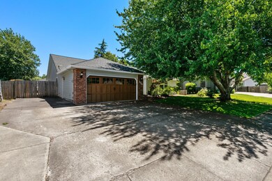 258 Tiffany Ave, Central Point, OR 97502 - photo 5