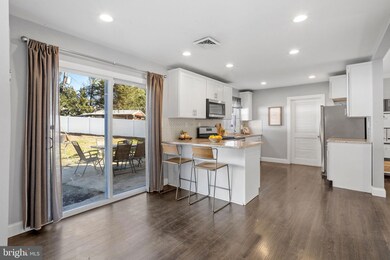 130 Plumtree Ln, Willingboro, NJ 08046 - photo 6