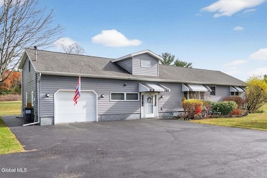 1262 S Kelley Rd, Schenectady, NY 12306 - photo 3