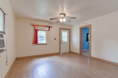 1302 Betsy Ross St, Alvin, TX 77511 - photo 3