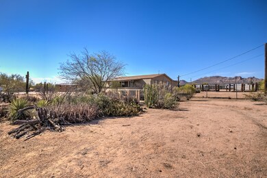 834 W Foothill St-6