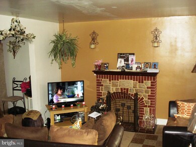 3906 Flowerton Rd, Baltimore, MD 21229 - photo 4