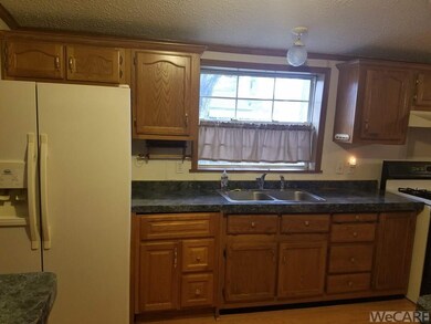 607 N Simon St, Ada, OH 45810 - photo 4