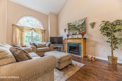 95 Nutmeg Rd, Matawan, NJ 07747 - photo 4