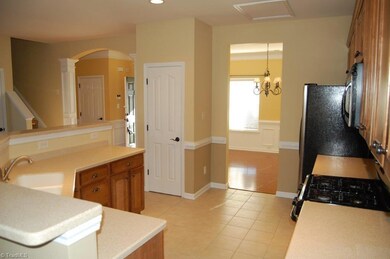 3449 Lilliefield Ln, High Point, NC 27265 - photo 3