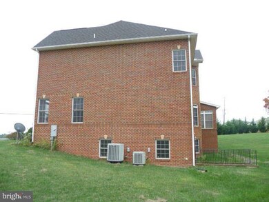 10902 Sasha Blvd, Hagerstown, MD 21742 - photo 3