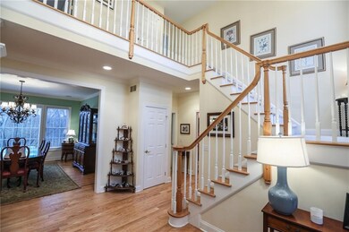 Gorgeous 2 story foyer