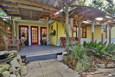 2530 Stadium Dr, Alvin, TX 77511 - photo 2