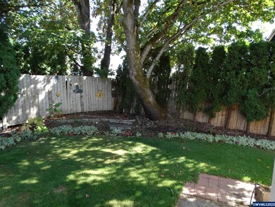 141 S 5th St unit 5, Independence, OR 97351 - photo 3