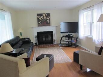 2050 Greenview Rd, Northbrook, IL 60062 - photo 3