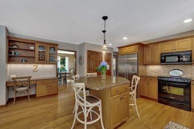 400 Grove St, Reading, MA 01867 - photo 5