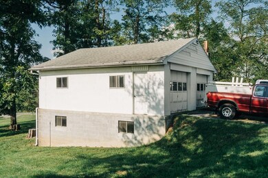 32 Oak St, Fishersville, VA 22939 - photo 2