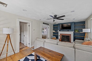 15 Elmwood St, Worcester, MA 01602 - photo 4