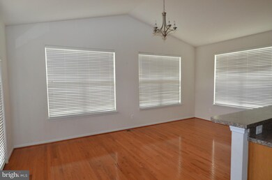 4216 Lehman Ct, Triangle, VA 22172 - photo 6