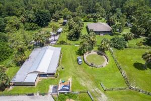 5 ACRES 2/2 HOME & BARN