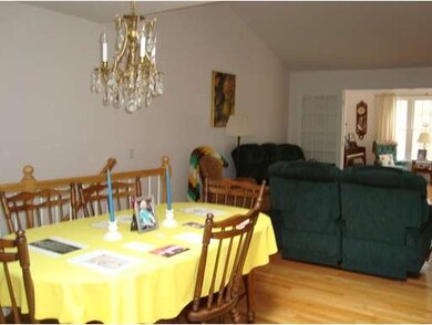 15 Surry Dr, Uxbridge, MA 01569 - photo 2