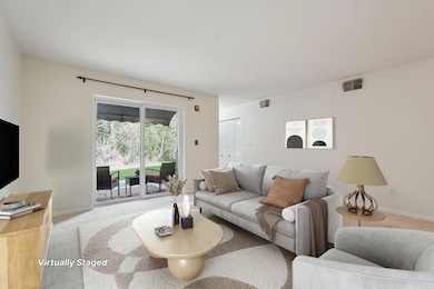 N110W17098 Ashbury Ln unit 5, Germantown, WI 53022 - photo 2