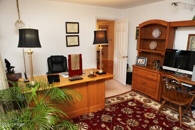 124 Rose Ln, Matamoras, PA 18336 - photo 6