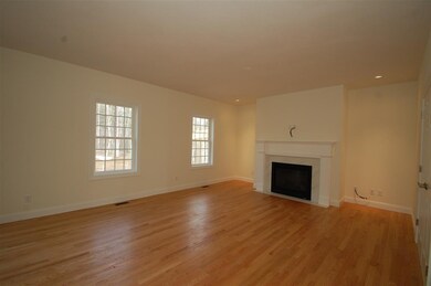 21 Sophie Cir unit 14, Hooksett, NH 03106 - photo 5