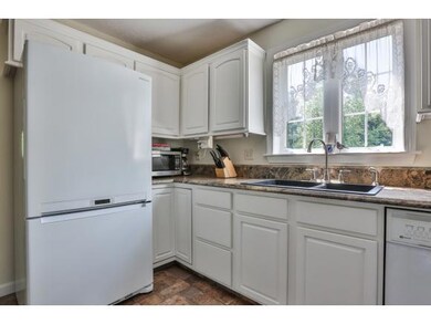 21 Birchview Dr, Dunbarton, NH 03046 - photo 4