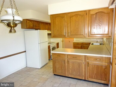 609 Stone Hill Rd, Shoemakersville, PA 19555 - photo 4