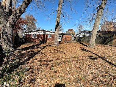 6149 Woodfox Ct, Indianapolis, IN 46226 - photo 6