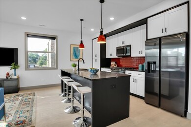 4235 S Champlain Ave unit 2S, Chicago, IL 60653 - photo 2