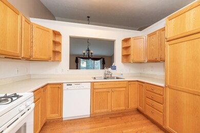 1716 Linden Tr-7