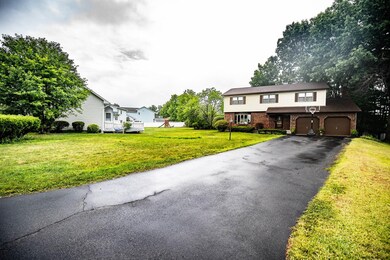 7 Huntington Dr, Schenectady, NY 12309 - photo 2