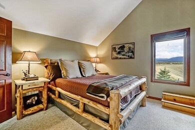 5.Upstairs_Room_1