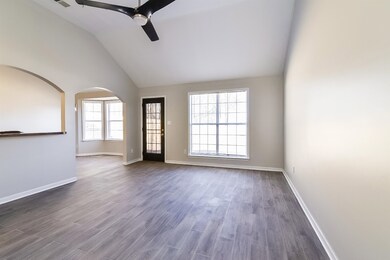 7082 Parkbrook Ln, Cordova, TN 38018 - photo 5