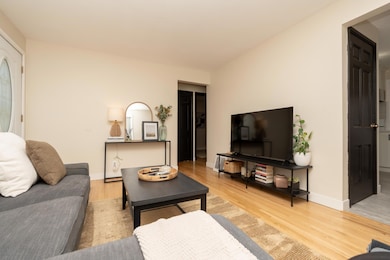 5909 Xerxes Ave S, Minneapolis, MN 55410 - photo 2