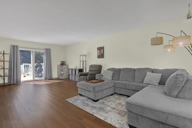 11-web-or-mls-6653-winbarr-way