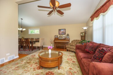 9903 N Huber Ln, Niles, IL 60714 - photo 4
