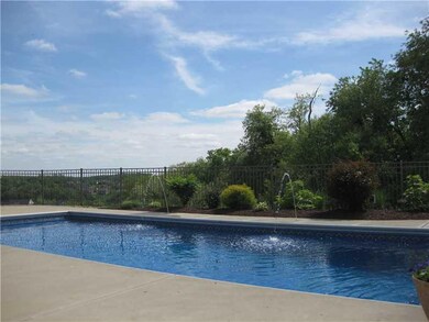 Swimming Pool/Hot Tub/Sauna.
