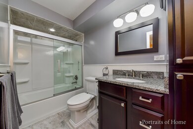28W045 Plainview Dr unit 3, Naperville, IL 60564 - photo 2