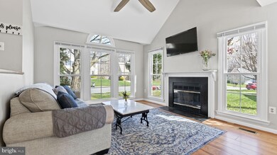 15051 Holleyside Dr, Dumfries, VA 22025 - photo 3