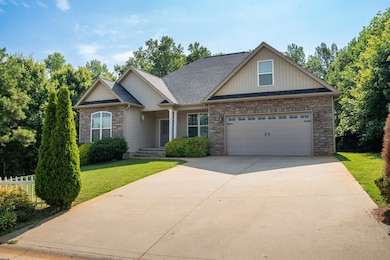 516 Abberly Ln, Boiling Springs, SC 29316 - photo 2