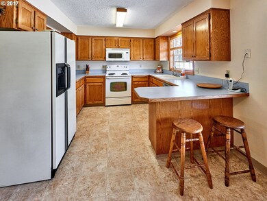 3651 7th St, Hubbard, OR 97032 - photo 7