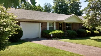 9321 Fern Bluff Ln, Louisville, KY 40229 - photo 2