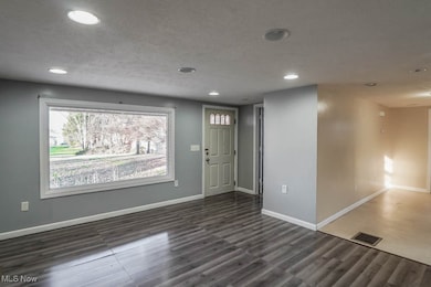 8160 Navarre Rd SW, Massillon, OH 44646 - photo 3