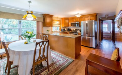 10 Roger Williams Dr, Greenville, RI 02828 - photo 6