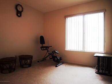 (4)Level 1 Bedroom